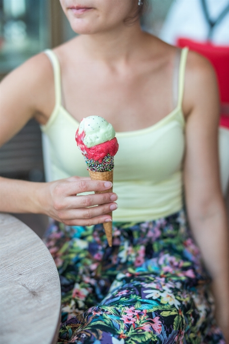 Schönheit kleid eiscreme gefrorenes dessert
