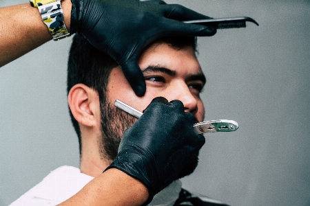 Foto Hidung gaya rambut
 sarung tangan pipi
