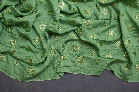 Photo Porter tissus
 vert textile