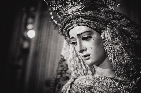 Face headpiece beauty black and white Photo