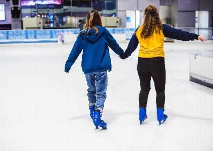 Foto Skating biru seluncur es alas kaki