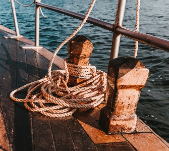 Foto Corda madeira água barco