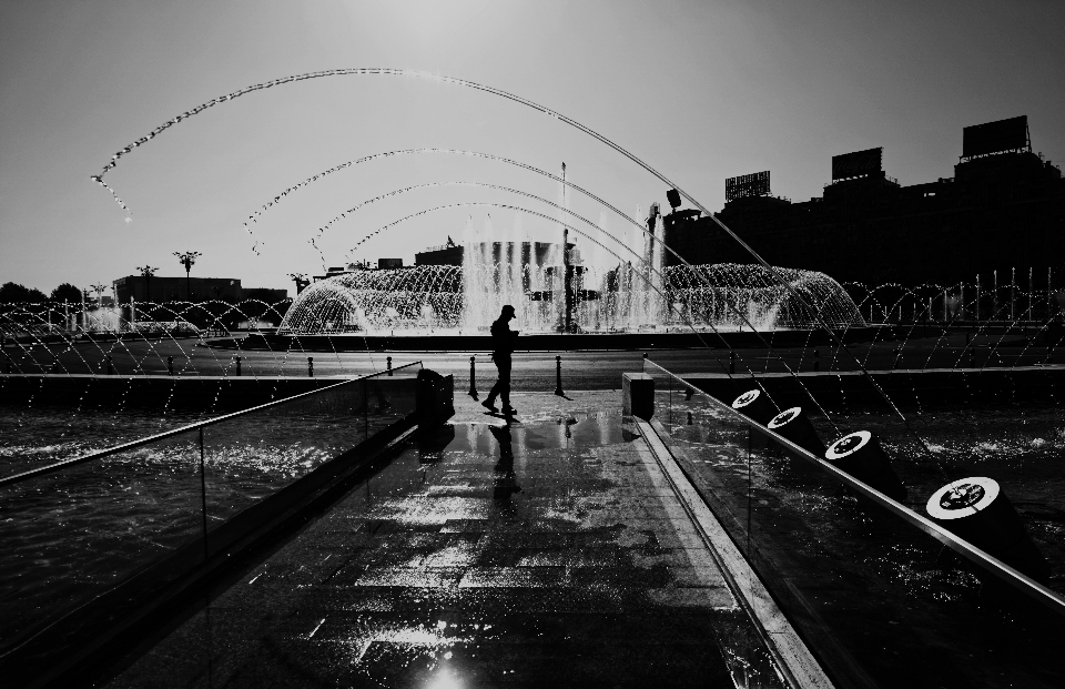 Preto reflexão e branco
 área urbana
