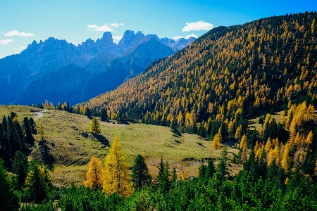 Nature mountainous landforms wilderness mountain Photo