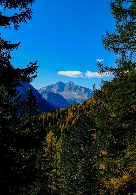 自然 空 山岳地形
 山