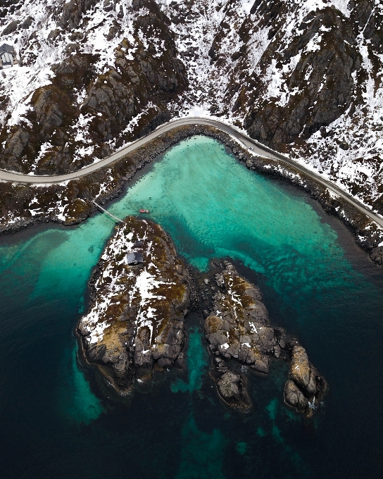 água rock turquesa relevos costeiros e oceânicos
