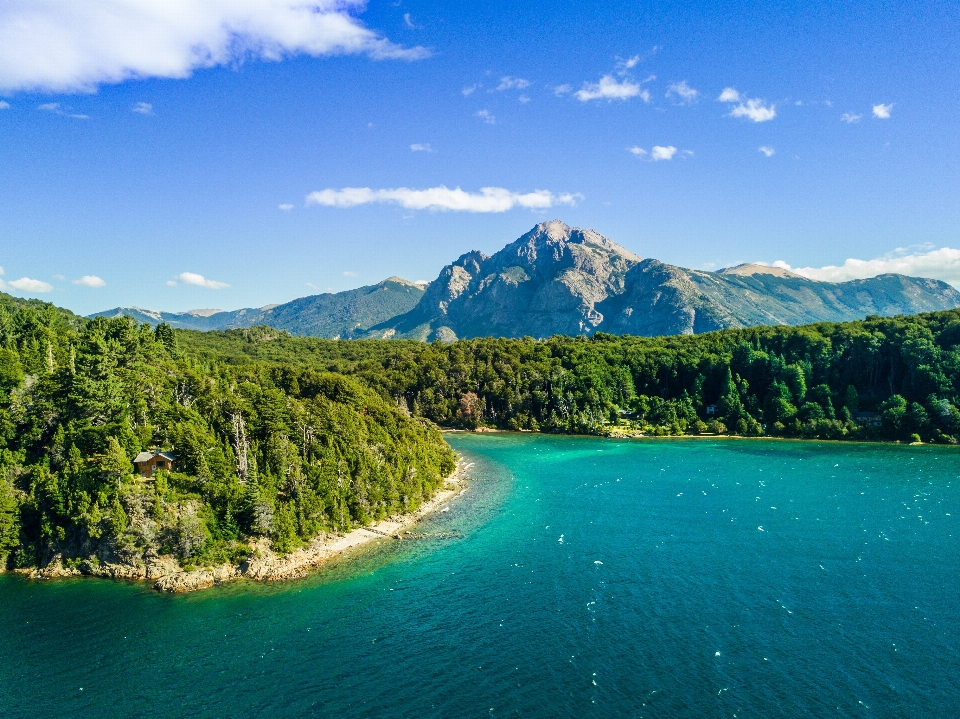 Zbiornik wodny
 naturalny krajobraz
 natura góra