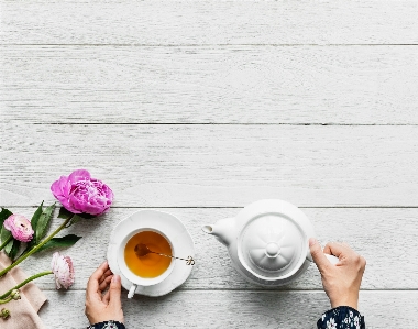 Photo Tasse à café rose jaune