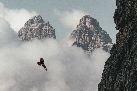 Mountainous landforms mountain atmospheric phenomenon sky Photo