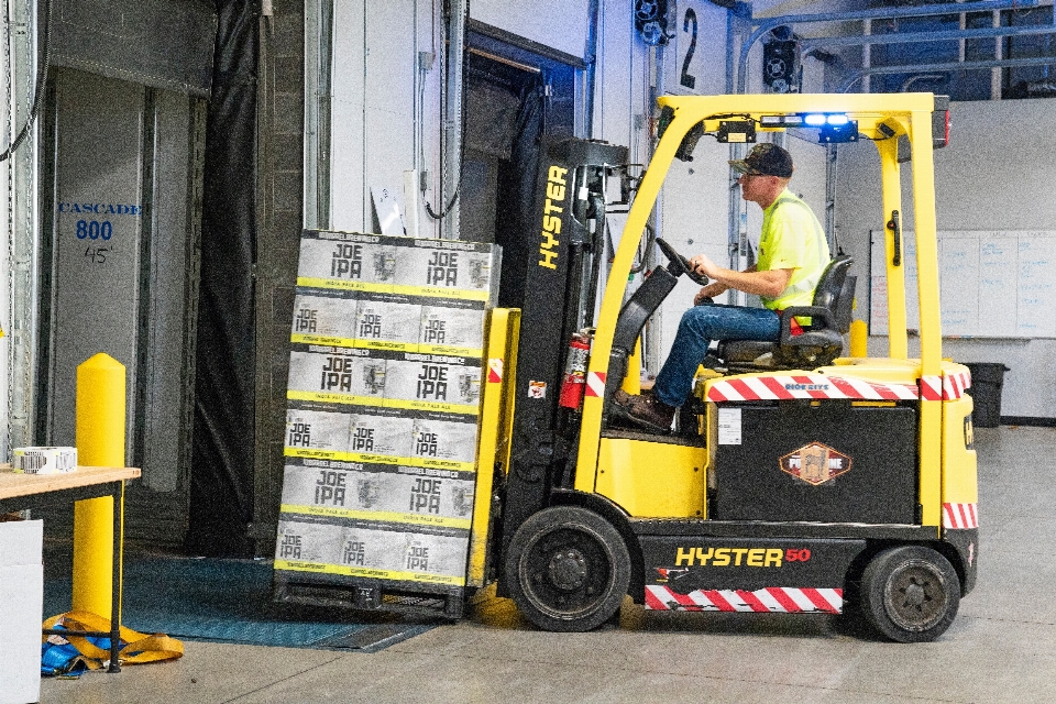 Forklift truck warehouseman transport vehicle