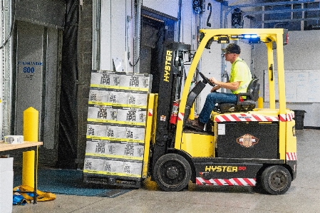 Foto Carretilla elevadora
 almacenista
 transporte vehículo