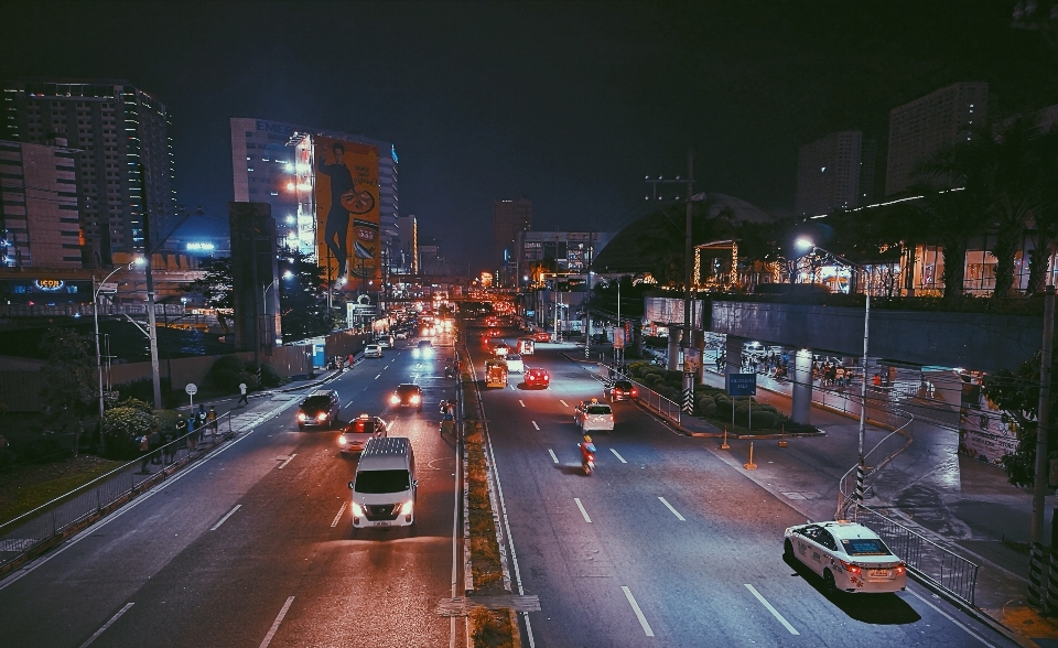 Noite área urbana
 metropolitana
 cidade