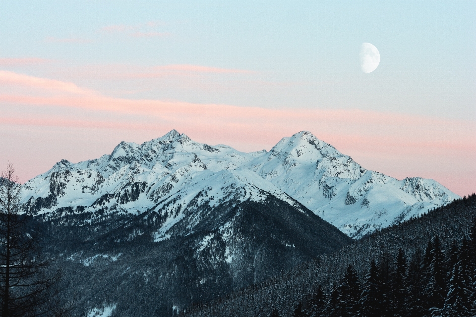 Bergige landschaftsformen
 berg himmel gebirge
