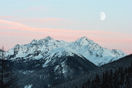 Mountainous landforms mountain sky range Photo