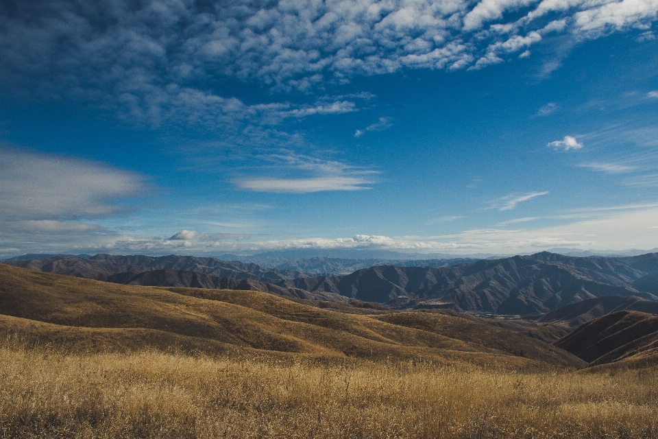 Céu relevo montanhoso
 montanha natureza