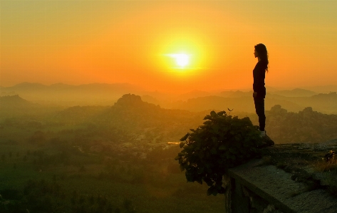 Foto Orang-orang di alam
 langit matahari terbit pagi