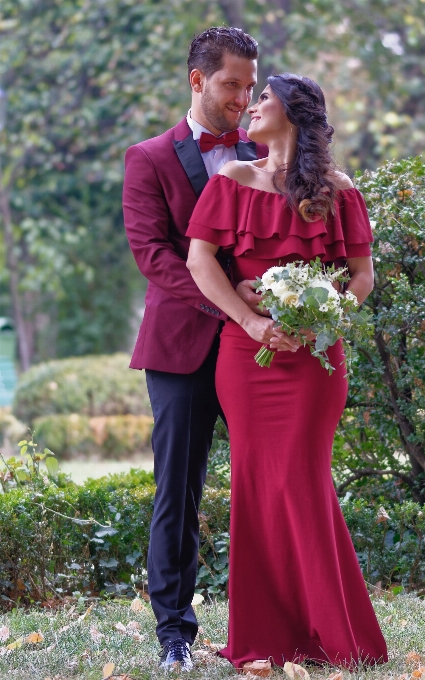 Photograph bride red facial expression