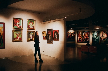 Art gallery exhibition Photo