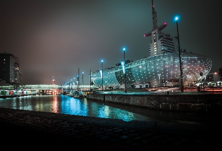 Gece metropol alanı
 şehir su Fotoğraf