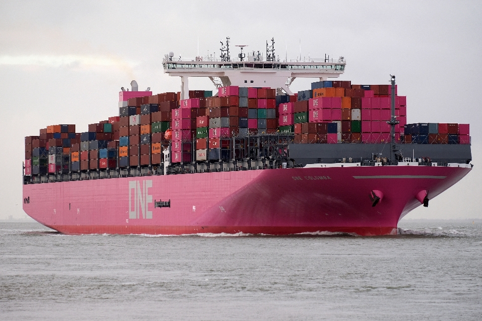 Containerschip water transportation panamax container ship