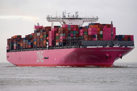 Containerschip water transportation panamax container ship Photo