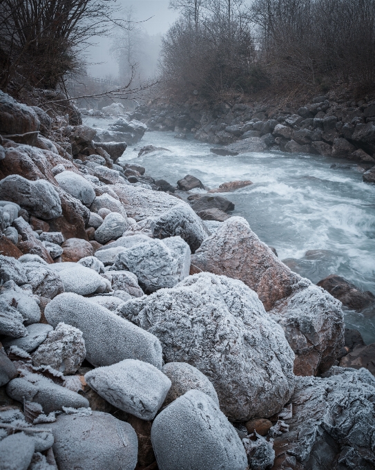 Rock stream водоток
 русло ручья
