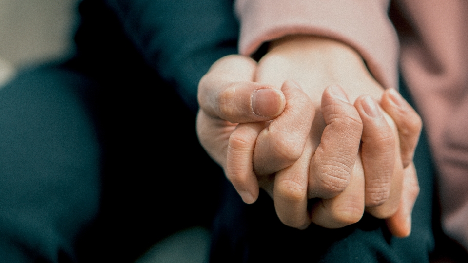 Finger hand gesture nail