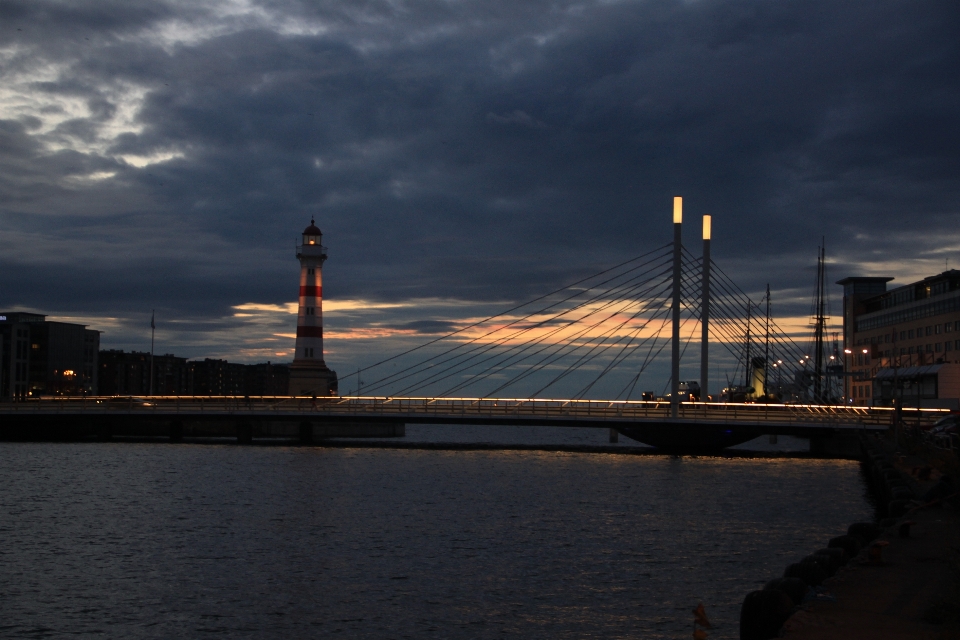 Malmo
 notte illuminato ponte