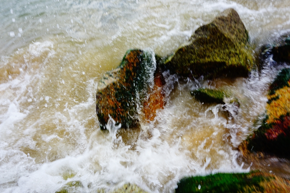 海 波浪 岩石 水