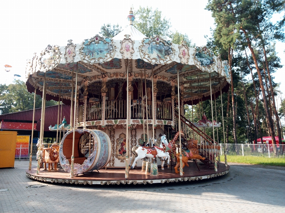 Park carousel amusement cabin