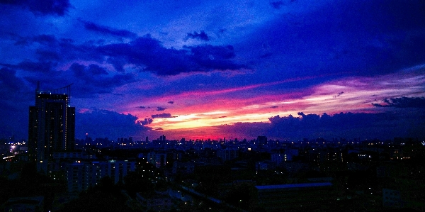 空 青 クラウド 残光
 写真