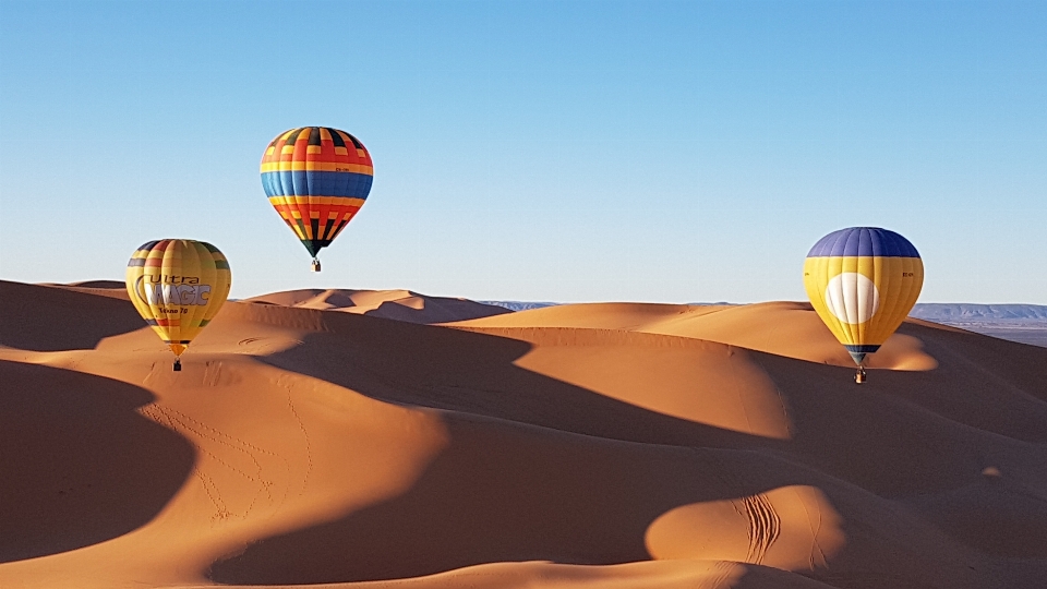 Balony na gorące powietrze
 pustynia opieka
 latanie balonem
