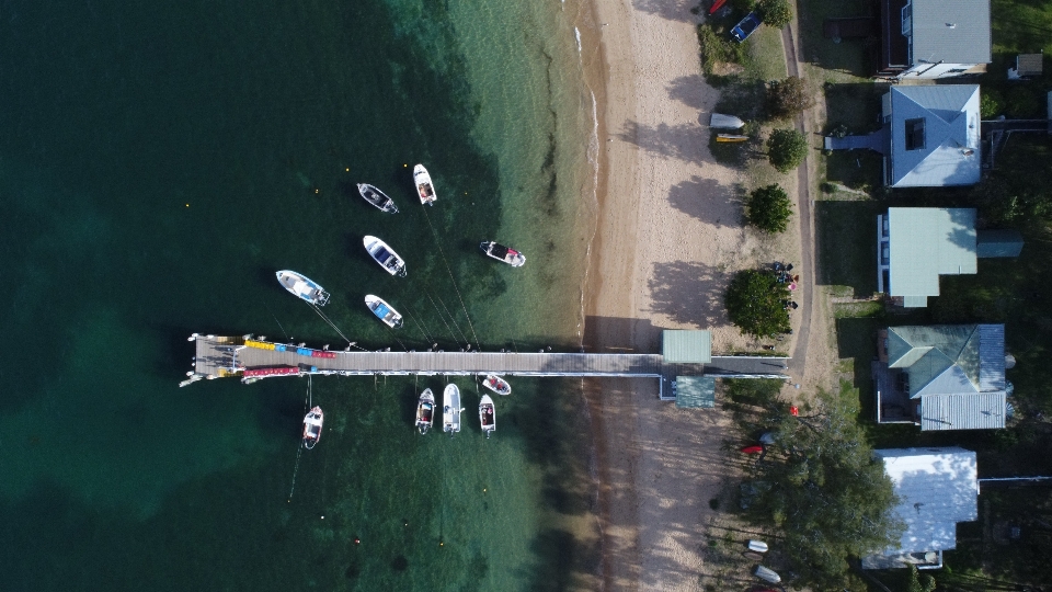 Drone superiore molo spiaggia delle palme
