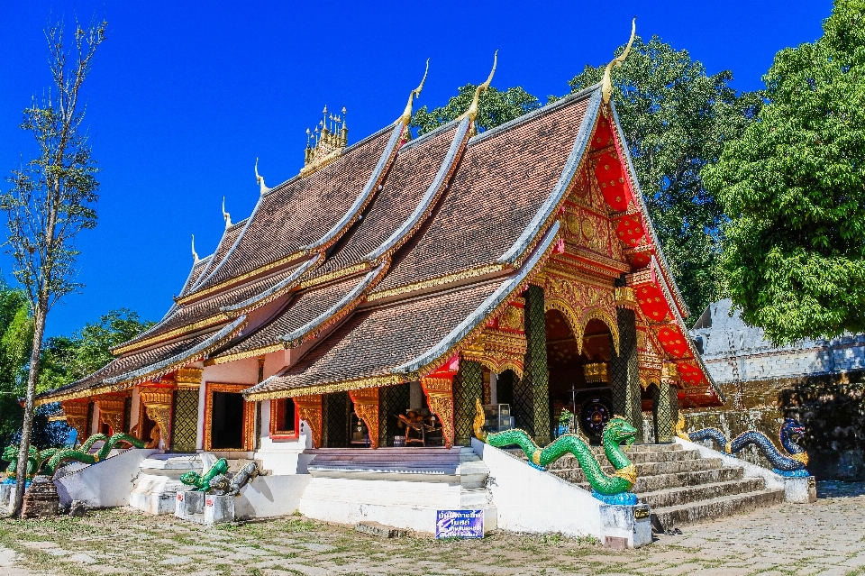 Rápido
 turismo sobressalente prabang
 prédio