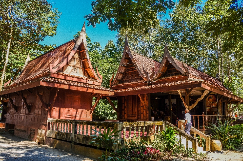 Lanchang tourism luang prabang building