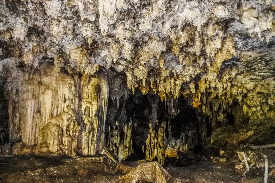 Penginapan
 pariwisata geologi di dalam