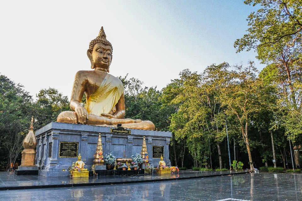 Religioso
 turismo monumento oro