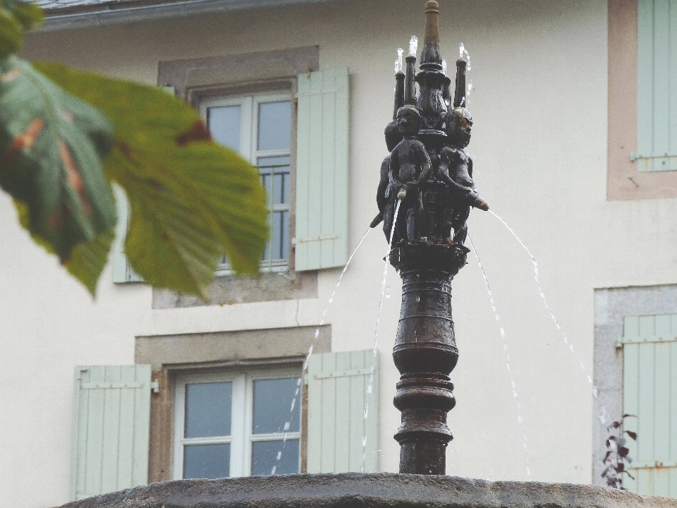 Frankreich eisen skulptur haus