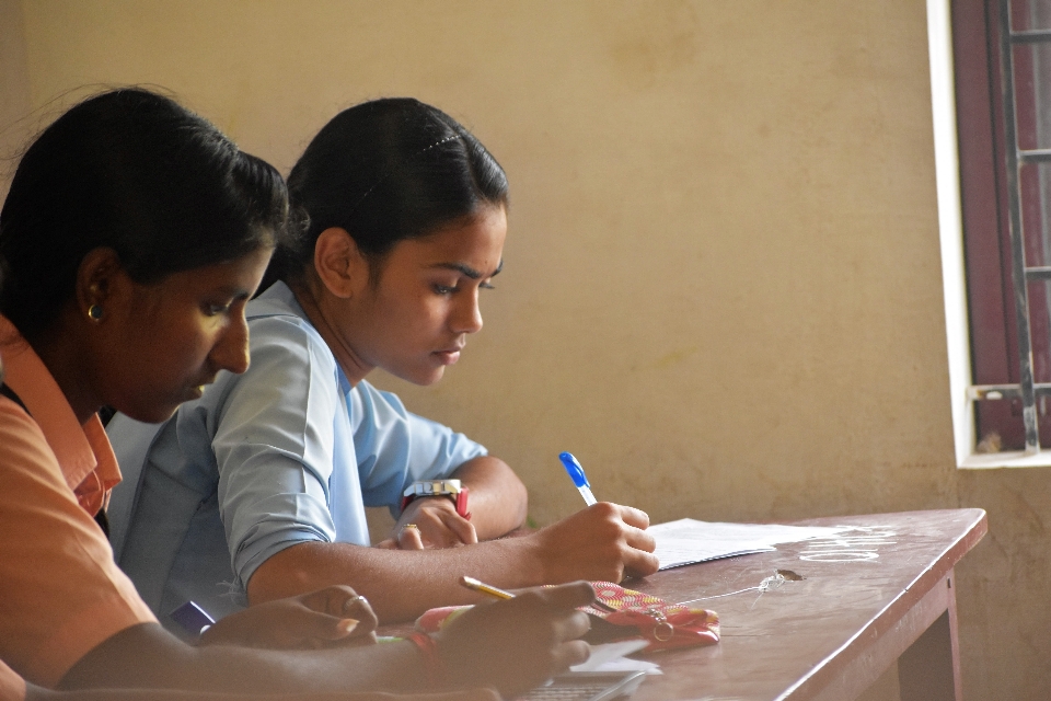 Kerala
 murid gadis remaja