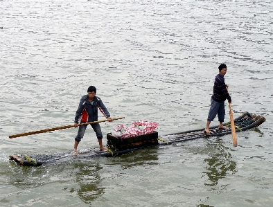 Foto Pescadores
 china transportede água
 água