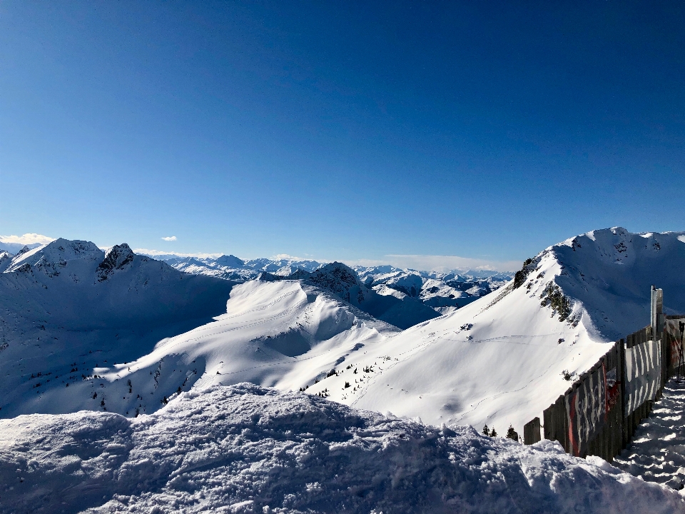 Montagna inverno nevicare cielo