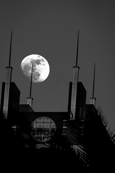 Bulan langit bangunan kota