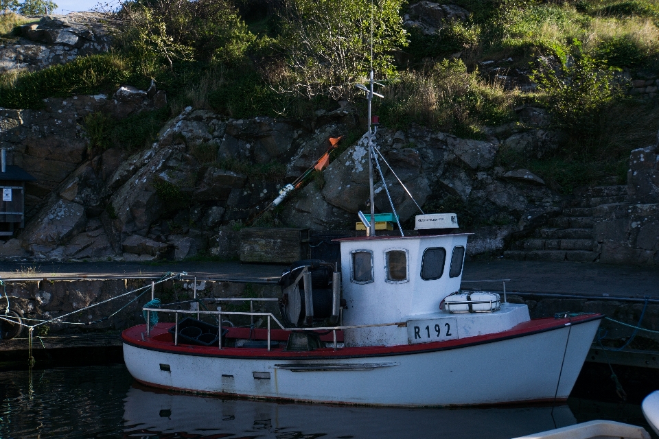 Boat haven rocks empty