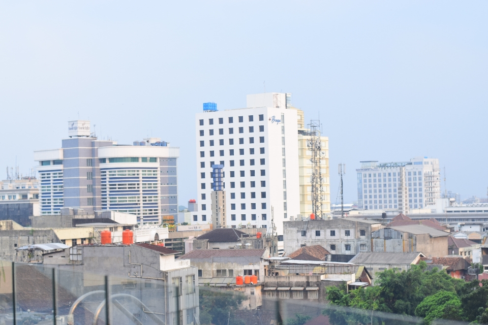 Ciudad edificio paisaje área metropolitana
