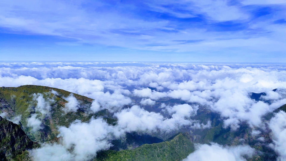 Natürlich himmel wolke bergige landschaftsformen
