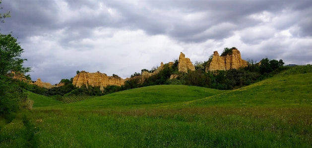 Tuscany escarpment lawn arezzo Photo