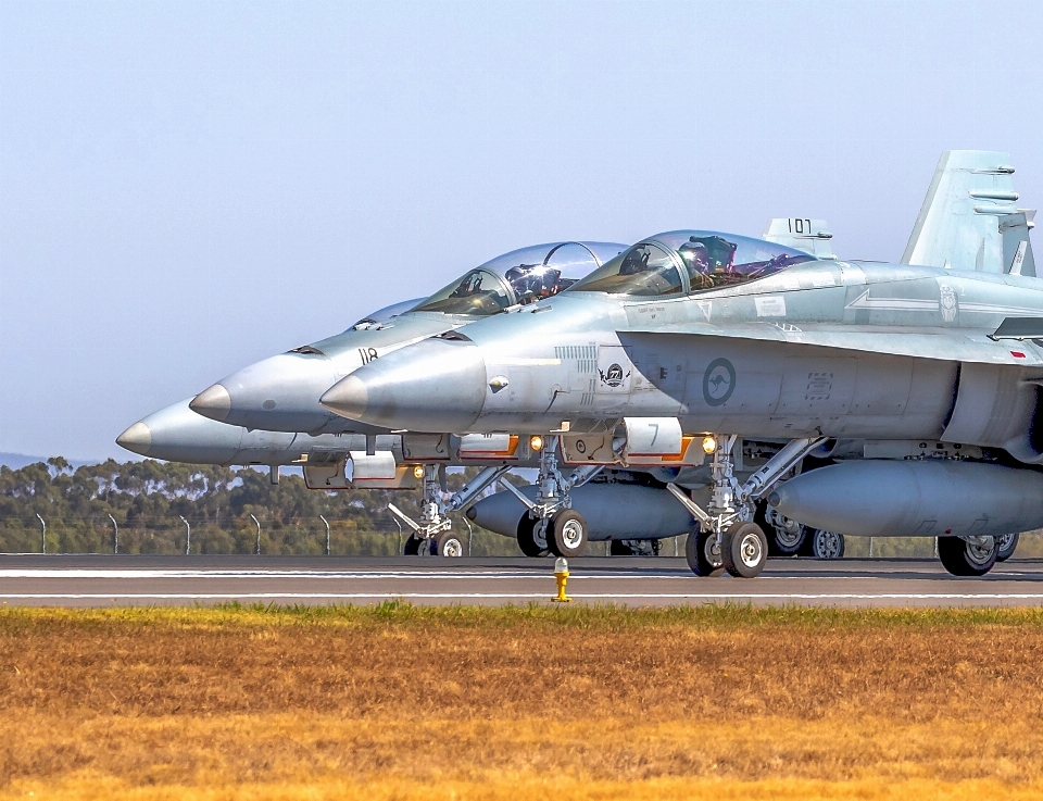 Avião de combate
 militares aeronave caça a jato
