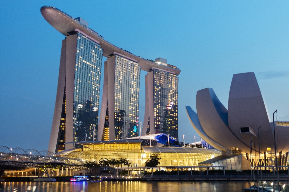 Singapore marina bay sands architecture bridge