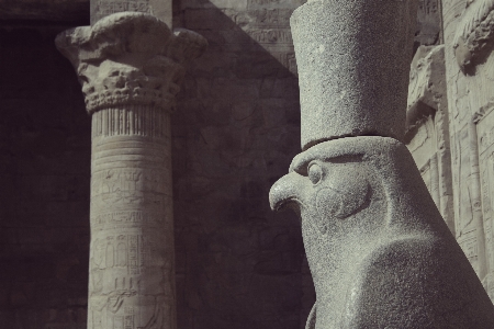 Sculpture horus hawk ancient Photo