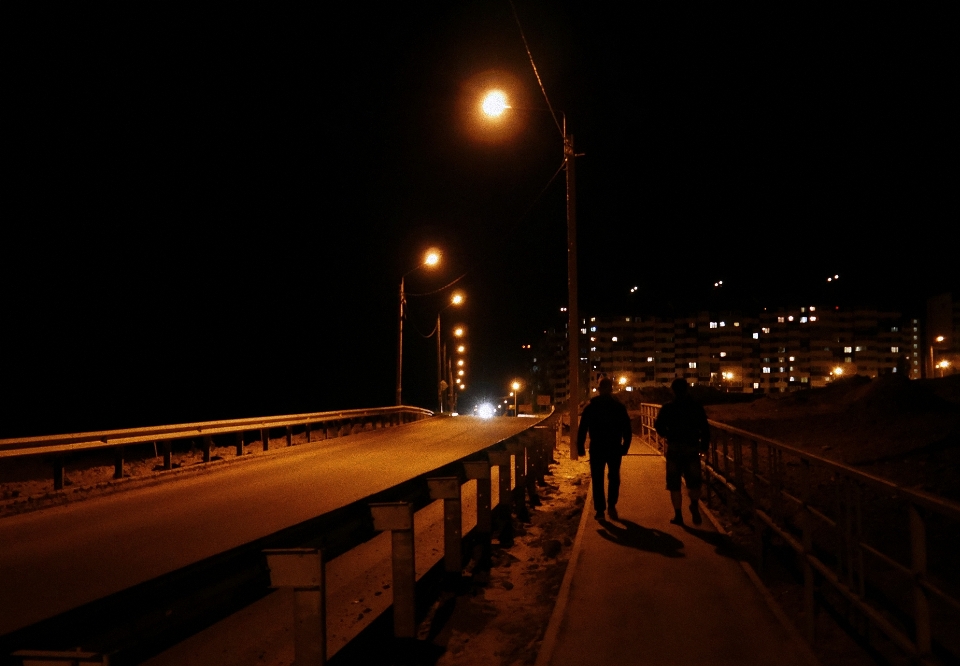 Kursk
 nacht beleuchtung die stadt
